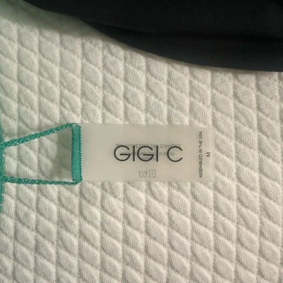 GIGI C Vibrant Green Cutout Swim Bodysuit - Picture 12 of 12